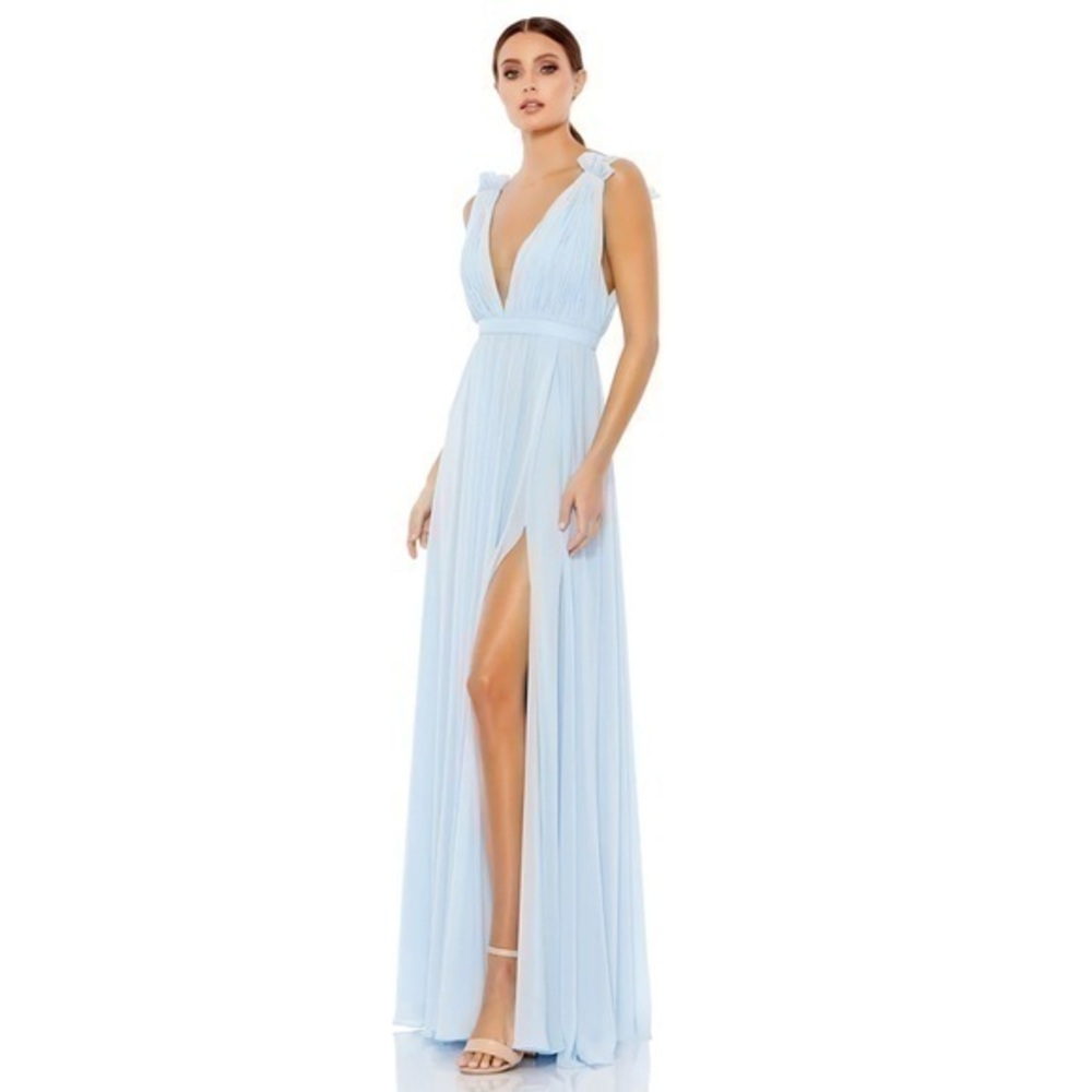 MAC DUGGAL Powder Blue PLEATED CHIFFON SLEEVELESS V-NECK GOWN